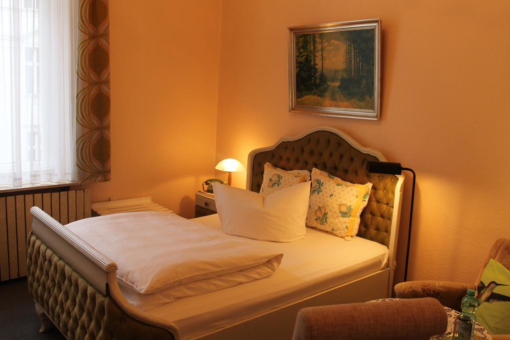 Hotel Pension Columbus Am Kurfuerstendamm Berlim Quarto foto